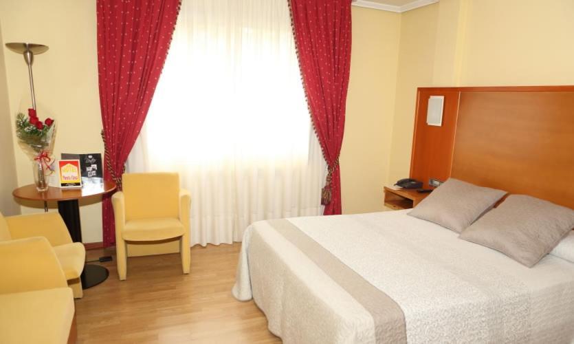 Motel Punta Cana Sigueiro Ngoại thất bức ảnh